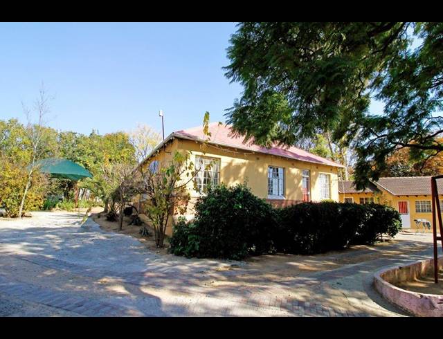 2,974M² BUILDING FOR SALE IN KEW